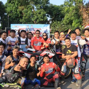 Ratusan Rider Ikut Trabas Merdeka Setia Merah Putih Polres Loteng.