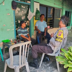 Sambang Warga, Bhabinkamtibmas Jontlak Ajak Masyarakat Jaga Keamanan Lingkungan