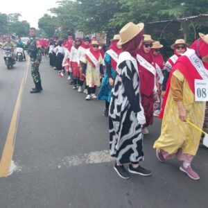 Tawa, Peluh, dan Kebersamaan Warga di Pawai HUT RI Ke-80