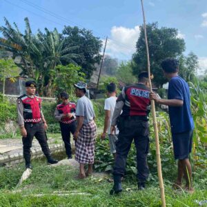 Polres Lombok Barat Dukung Petani Jagung di Dusun Kelebut
