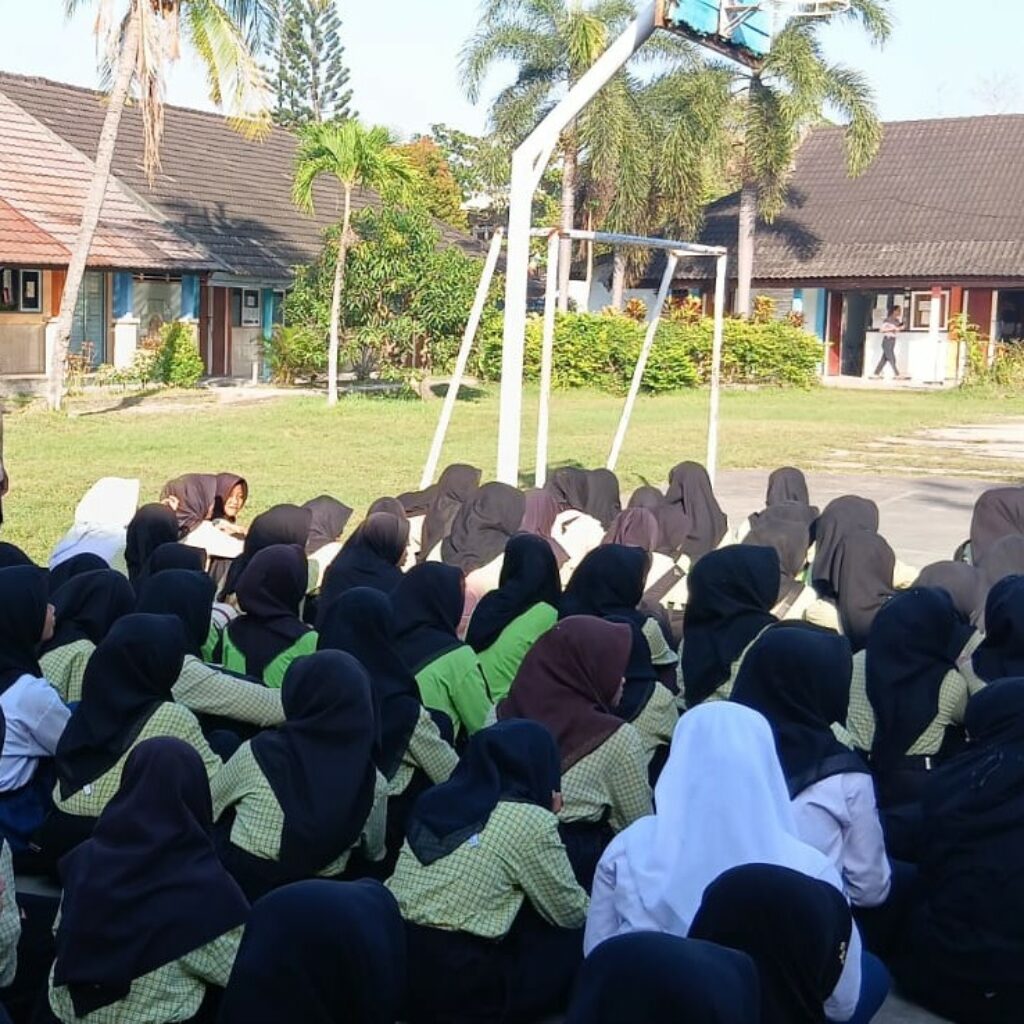 Polsek Kediri Edukasi Pelajar SMPN 2 Labuapi Cegah Tawuran Remaja