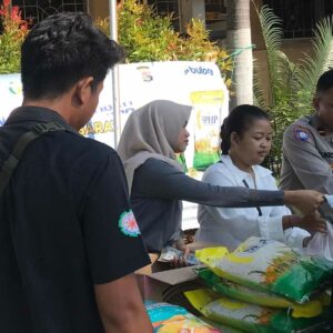 Gerakan Pangan Murah di Desa Kediri, Polres Lombok Barat dan Bulog NTB Jaga Stabilitas Harga