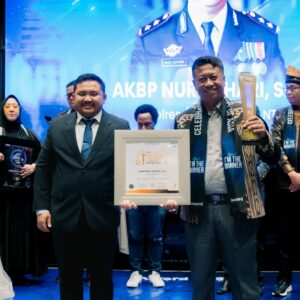 Kapolres Alor Raih “Inspiring Profesional and Leadership Award 2025”, Kapolda NTT: Sosok Pemimpin yang Patut Diteladani
