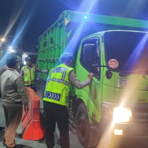 Polres Sumbawa Barat Gelar KRYD di Pelabuhan Poto Tano Antisipasi Gangguan Kamtibmas