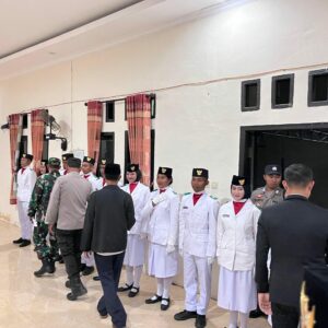 Pengukuhan Paskibra Kecamatan Lunyuk, Siap Kibarkan Merah Putih di HUT RI ke-80