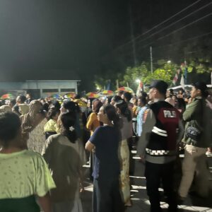 Polsek Bayan Lakukan Pengamanan Pembukaan Kegiatan Hiburan Pentas Kesenian HUT RI Ke-80 Tingkat Kecamatan Bayan Tahun 2025