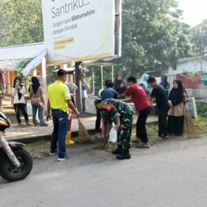 Sinergi Babinsa dan Warga, Lingkungan Bersih Persaudaraan Semakin Erat