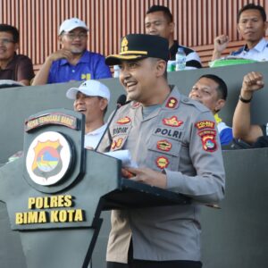 Pembukaan Turnamen Voli dan Tenis Lapangan Kapolres Bima Kota Cup I Tahun 2025 Meriahkan HUT RI ke-80
