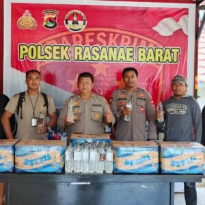 Team Opsnal Polsek Rasana’e Barat Amankan Ratusan Botol Miras Jenis Arak