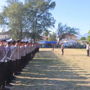 Kapolres Lombok Utara Pimpin Langsung Pengamanan Aksi Unras di Depan Kantor DPRD KLU
