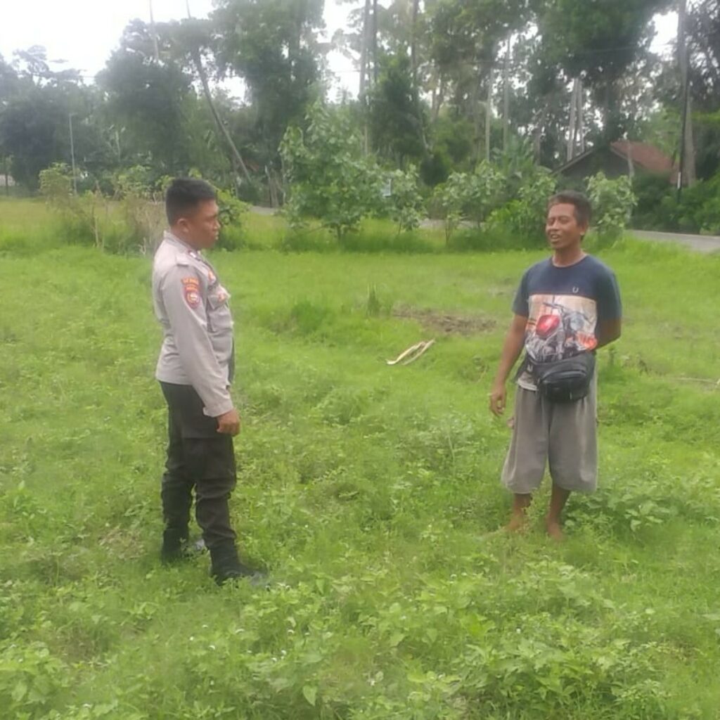 Bhabinkamtibmas Jagaraga Dorong Warga Kuripan Manfaatkan Lahan Pekarangan untuk Ketahanan Pangan