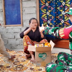 Menyatu dengan Rakyat, Pelda Dewi Hidupkan Semangat Babinsa Karang Bayan