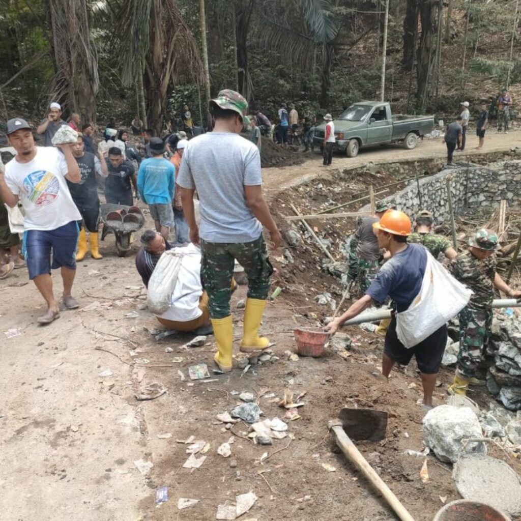 TMMD Ke-126 Kodim 1606 Mataram Pacu Pembangunan Talud Desa