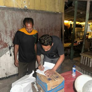 Gagalkan Jual Edar Miras, Tim Opsnal Polsek Asakota Sita 3 Dus Arak Bali dan 2 Dus Bir Bintang