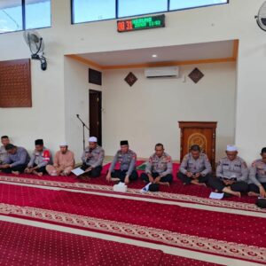 Personel Polres Bima Kota Laksanakan Kegiatan Rutin Binrohtal di Masjid Jabal Qubis