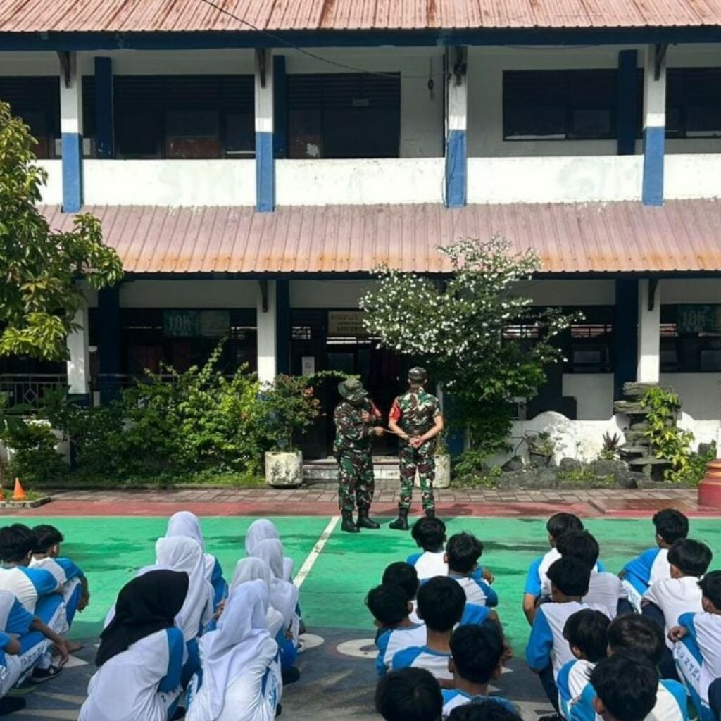 Pembinaan PBB Babinsa Perkuat Disiplin Siswa Sambut Hari Guru