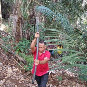 Medan Terjal Tak Halangi Satgas TMMD Bantu Warga