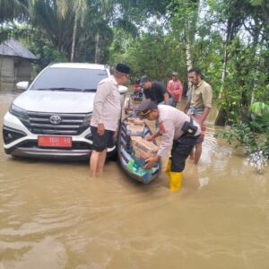 POLRES ACEH BARAT IMBAU WARGA TINGKATKAN KEWASPADAAN AKIBAT BANJIR DI KAWAY XVI