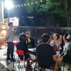 Pastikan Kondusifitas Wilayah dan Cegah Aksi Balapan Liar Polsek Woha Gelar Patroli KRYD Mobile di Malam Hari