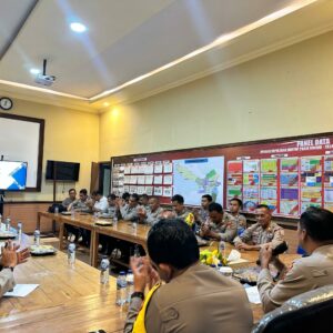 POLRES DOMPU LAKSANAKAN SOSIALISASI WHISTLE BLOWER SYSTEM DAN SP4N LAPOR UNTUK PERKUAT TRANSPARANSI PELAYANAN PUBLIK