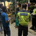 Polsek Taliwang Gelar Patroli Dialogis di Desa Tamekan untuk Jaga Kamtibmas Tetap Kondusif